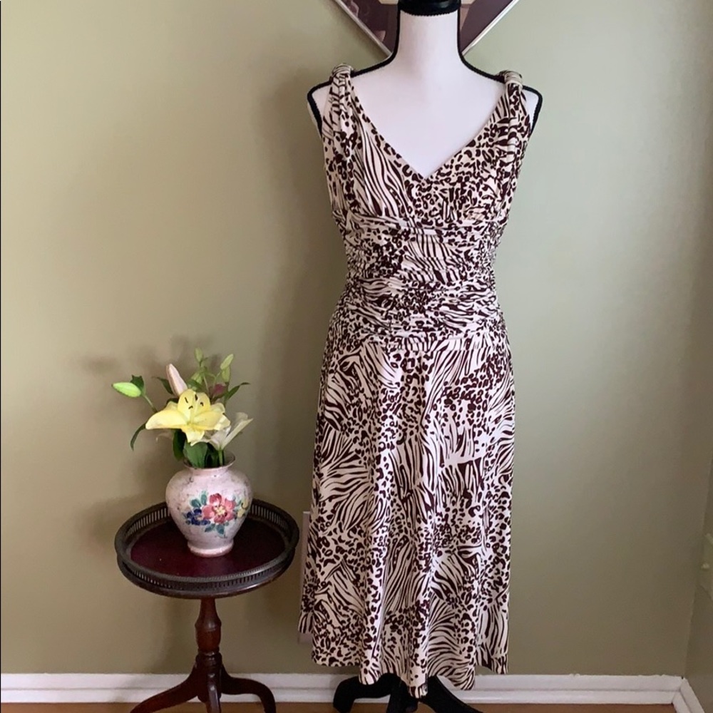 Dress - women’s sleeveless midi print dress Size 8 - Picture 3 of 5